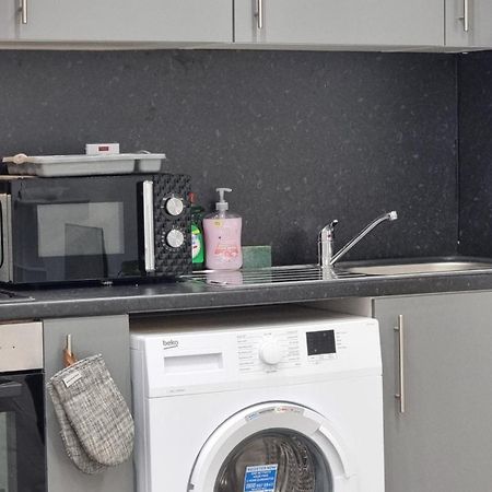 Brand New Flat Close To Turnpike Lane Tube Station Лондон Экстерьер фото