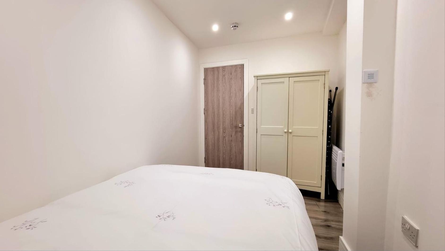 Brand New Flat Close To Turnpike Lane Tube Station Лондон Экстерьер фото